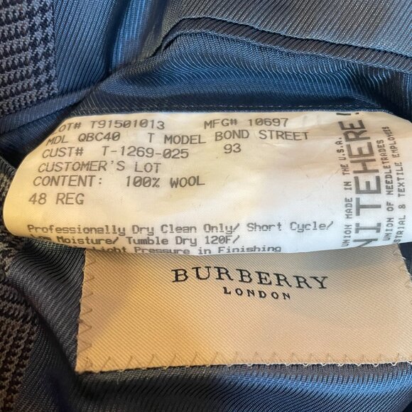 Classic Burberry Plaid Sport Coat - Size 48R - Picture 4 of 4